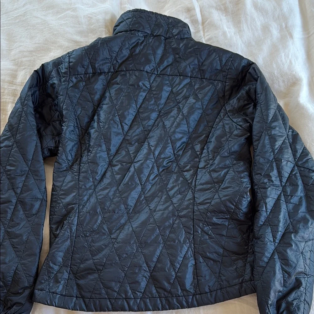 Patagonia Women's black Puffer Jacket - Picture 3 of 4